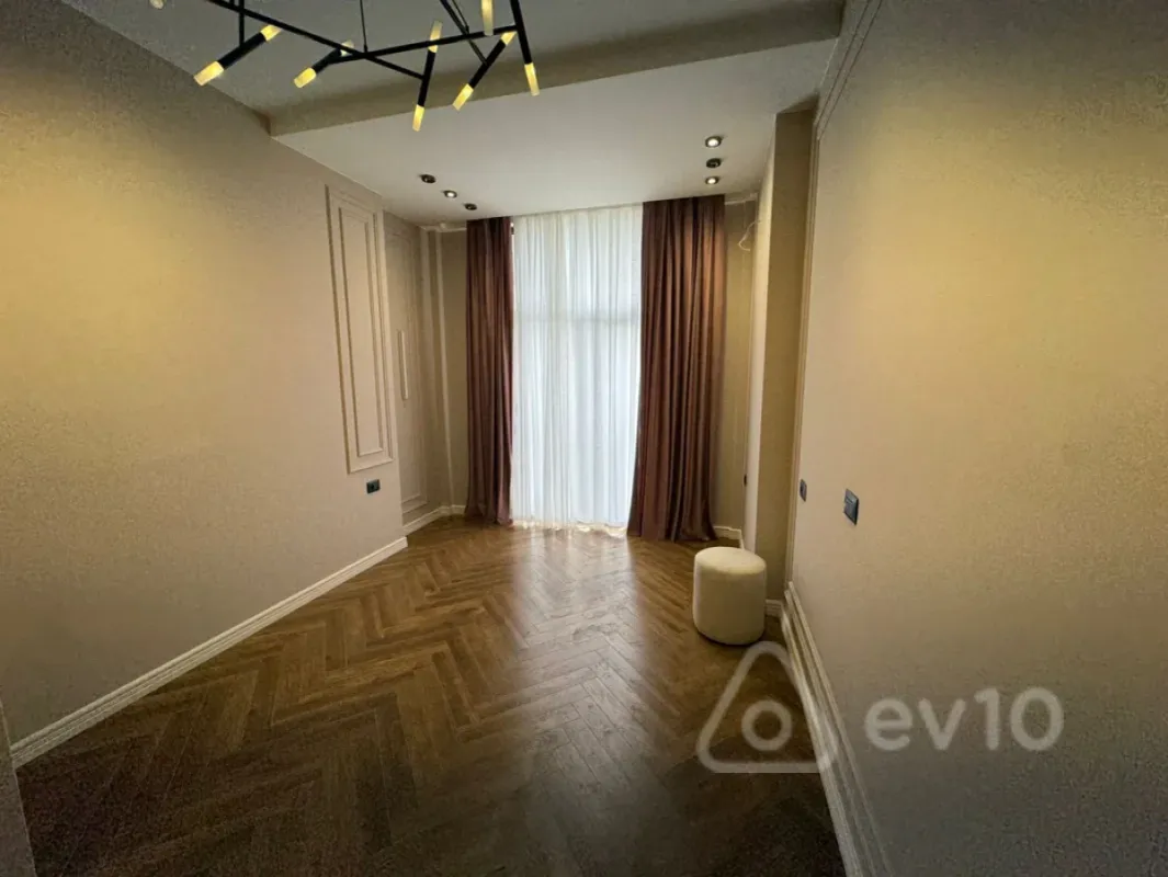 Satılır 3 otaqlı yeni tikili 132 m²