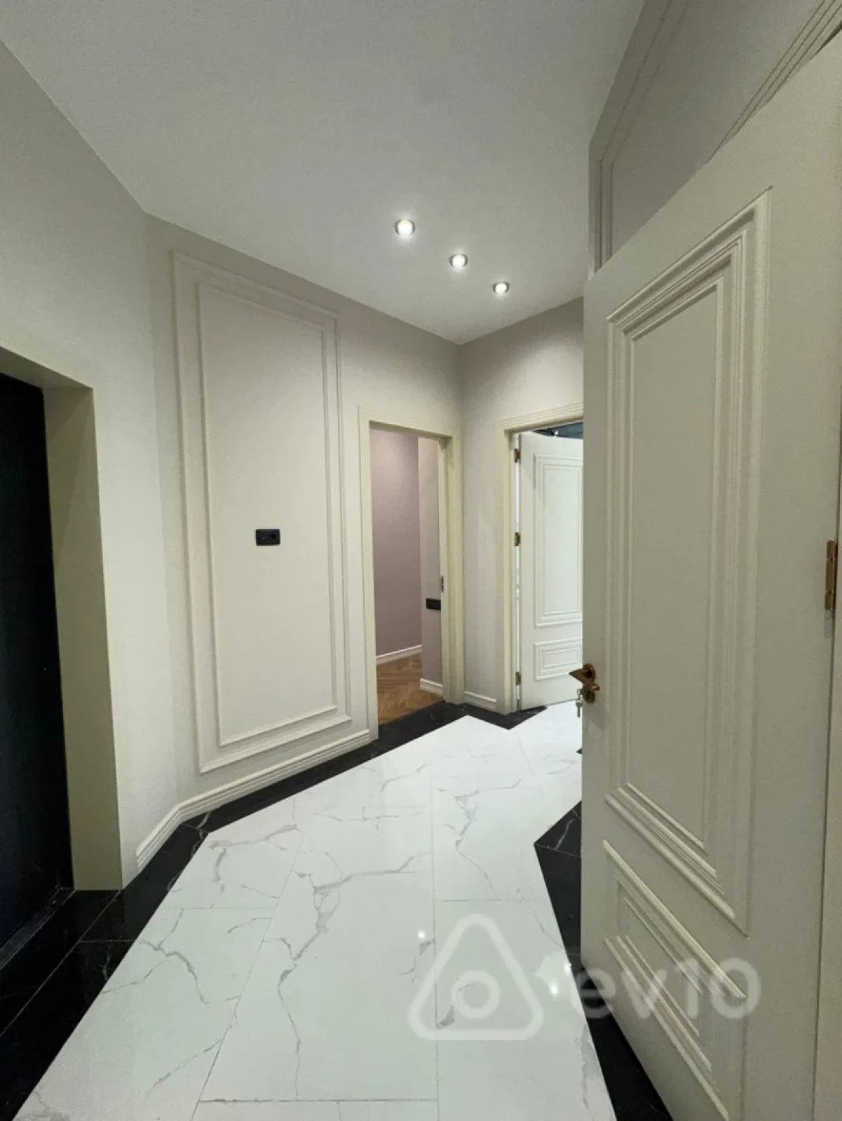 Satılır 3 otaqlı yeni tikili 132 m²