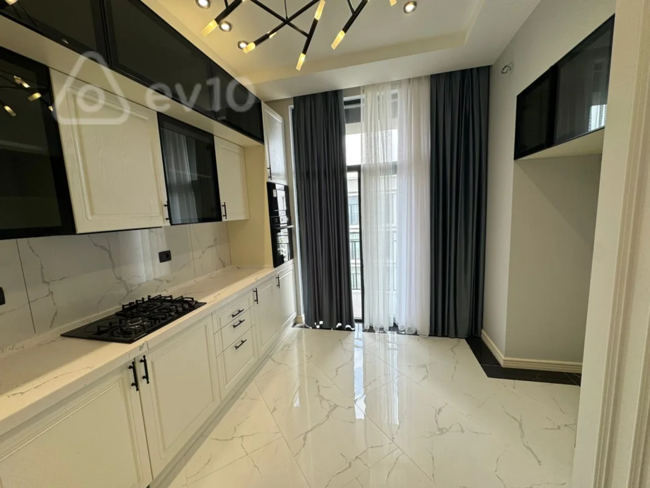 Satılır 3 otaqlı yeni tikili 132 m²