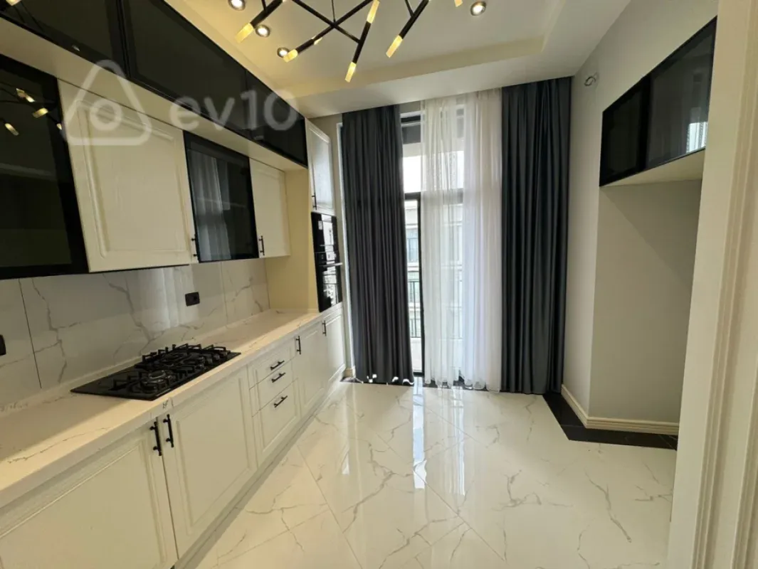 Satılır 3 otaqlı yeni tikili 132 m²