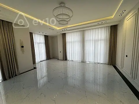 Satılır 3 otaqlı yeni tikili 132 m²