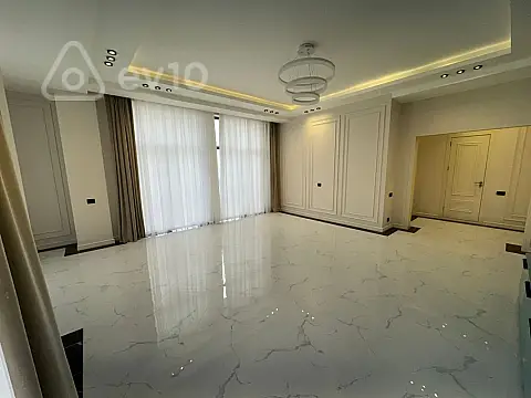 Satılır 3 otaqlı yeni tikili 132 m²