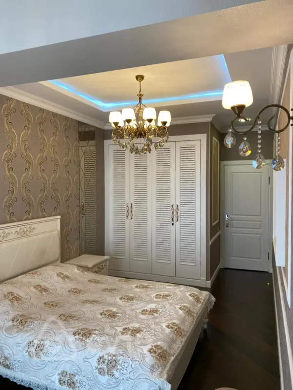 Kirayə verilir 3 otaqlı yeni tikili 120 m²