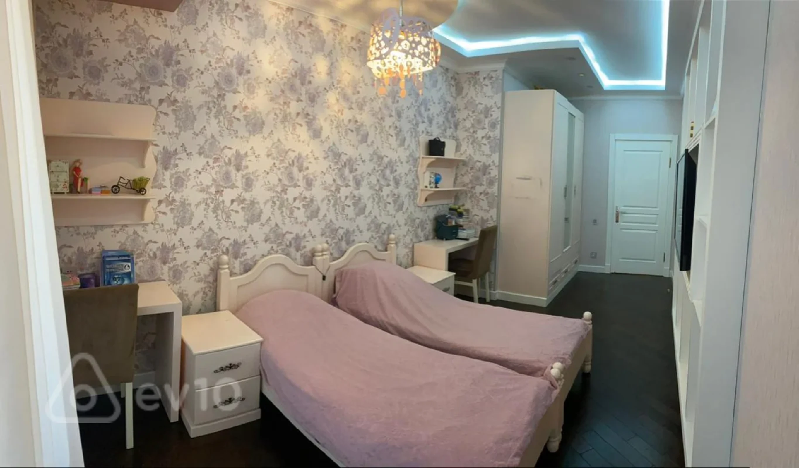 Kirayə verilir 3 otaqlı yeni tikili 120 m²