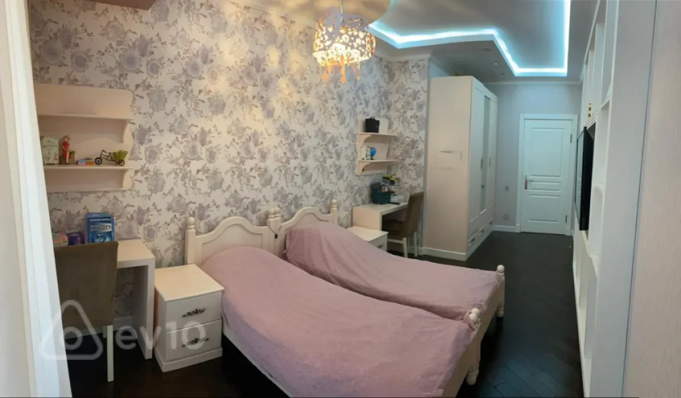 Kirayə verilir 3 otaqlı yeni tikili 120 m²