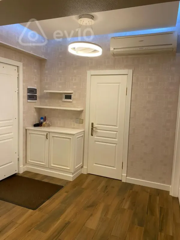 Kirayə verilir 3 otaqlı yeni tikili 120 m²