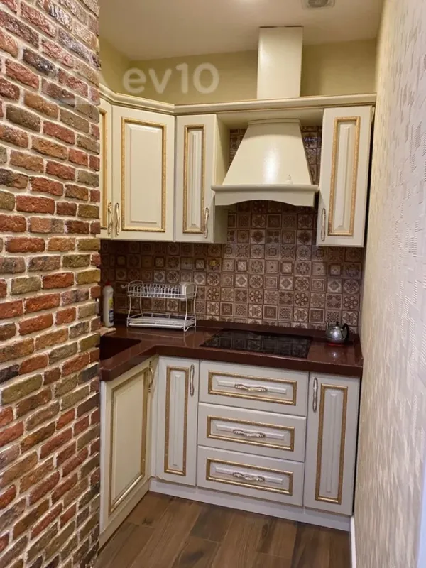 Kirayə verilir 3 otaqlı yeni tikili 120 m²