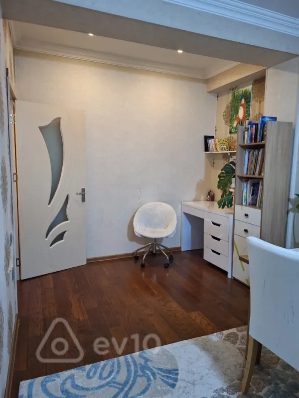 Satılır 2 otaqlı yeni tikili 78 m²