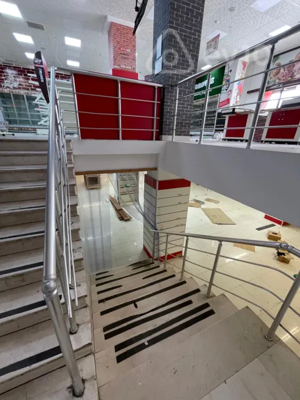 Kirayə verilir mənzil 740 m²