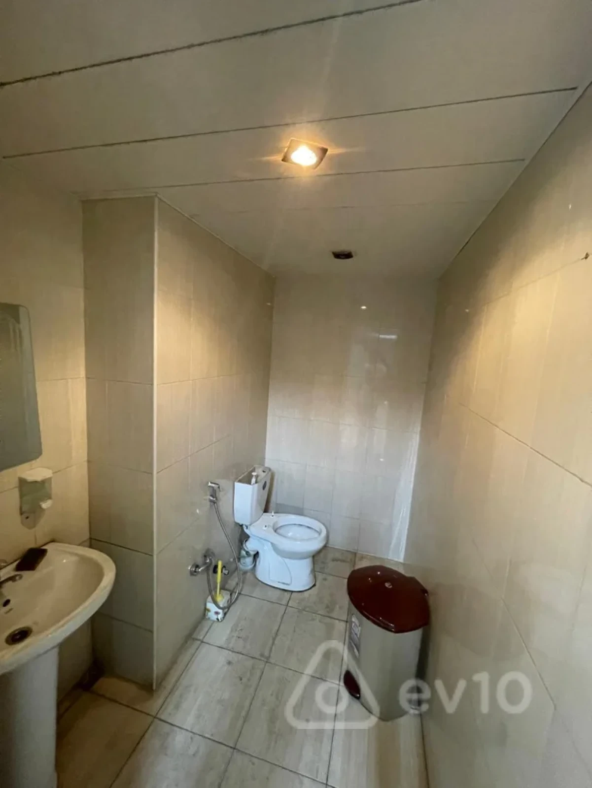 Kirayə verilir mənzil 740 m²