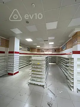 Kirayə verilir mənzil 740 m²