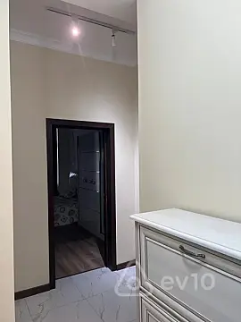 Kirayə verilir 2 otaqlı yeni tikili 70 m²