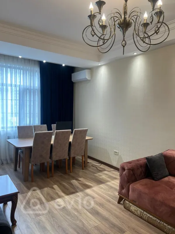 Kirayə verilir 2 otaqlı yeni tikili 70 m²