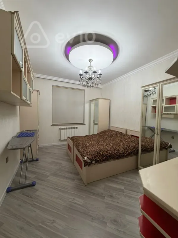 Kirayə verilir 3 otaqlı yeni tikili 141 m²