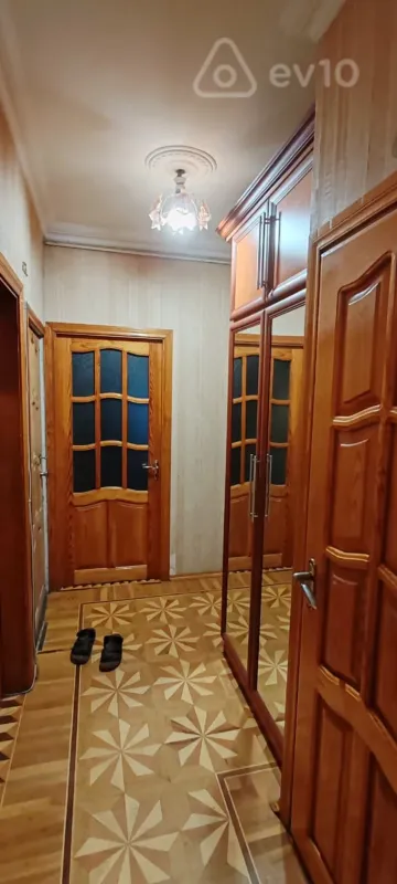 Kirayə verilir 2 otaqlı köhnə tikili 60 m²