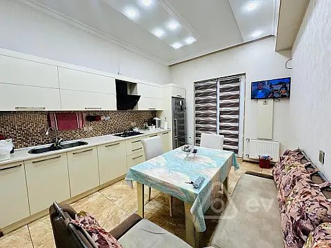 Satılır 3 otaqlı yeni tikili 165 m²