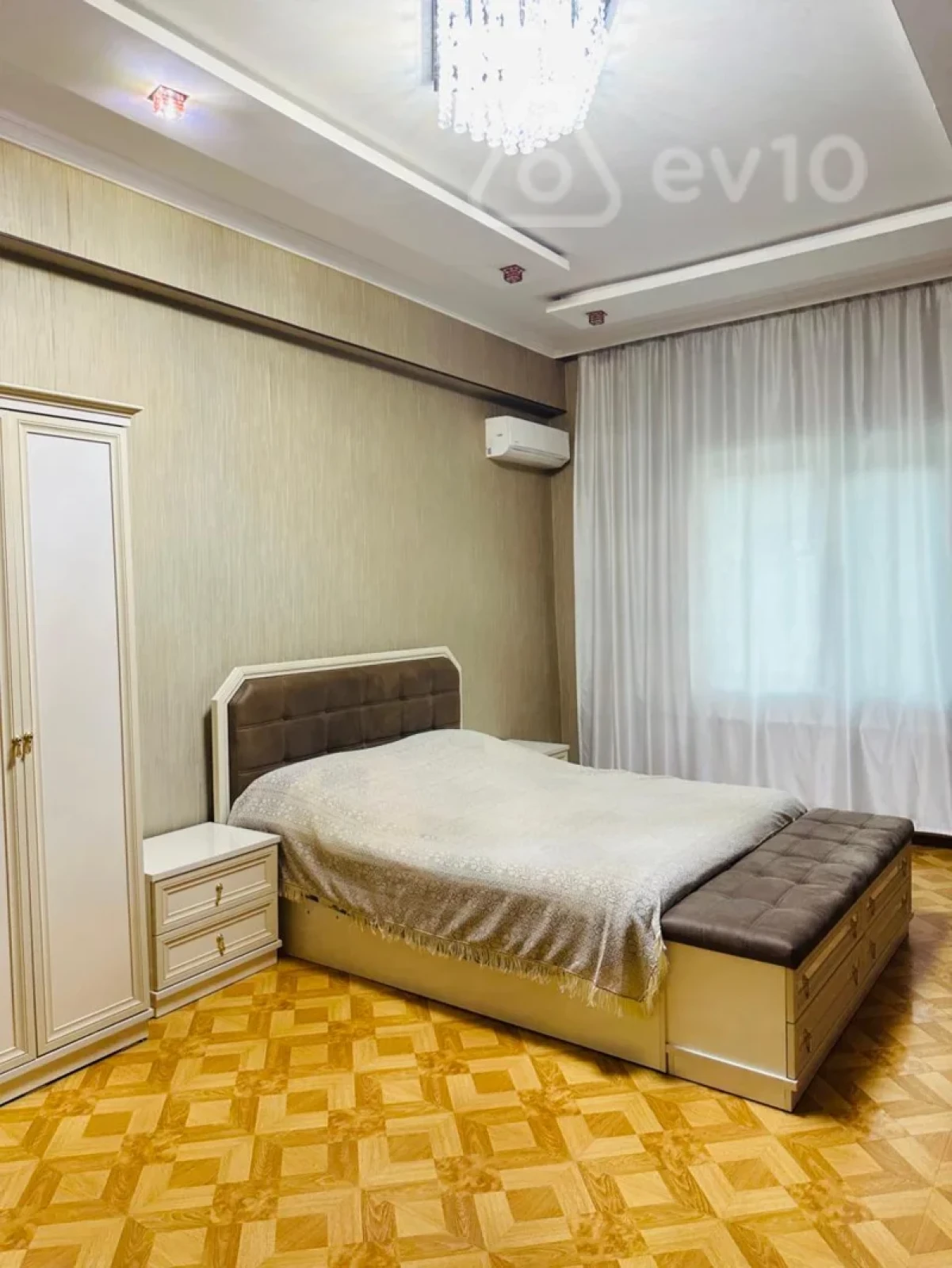 Satılır 3 otaqlı yeni tikili 165 m²