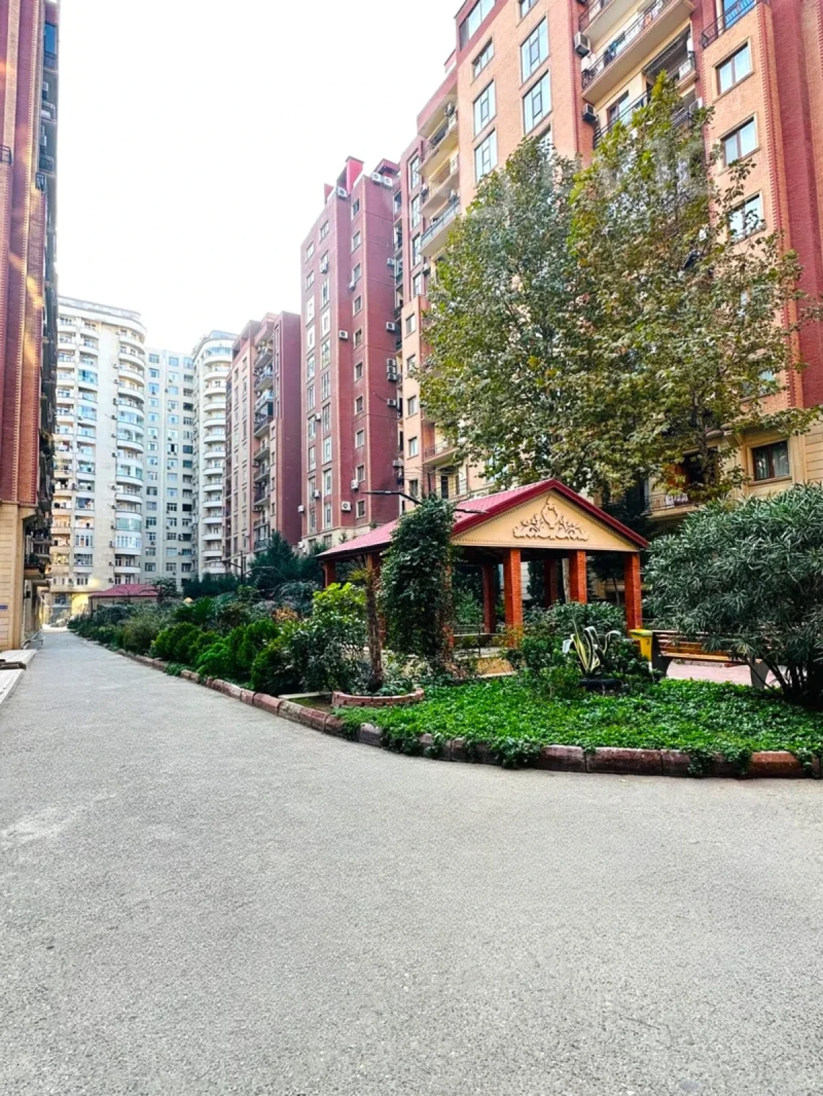Satılır 3 otaqlı yeni tikili 165 m²