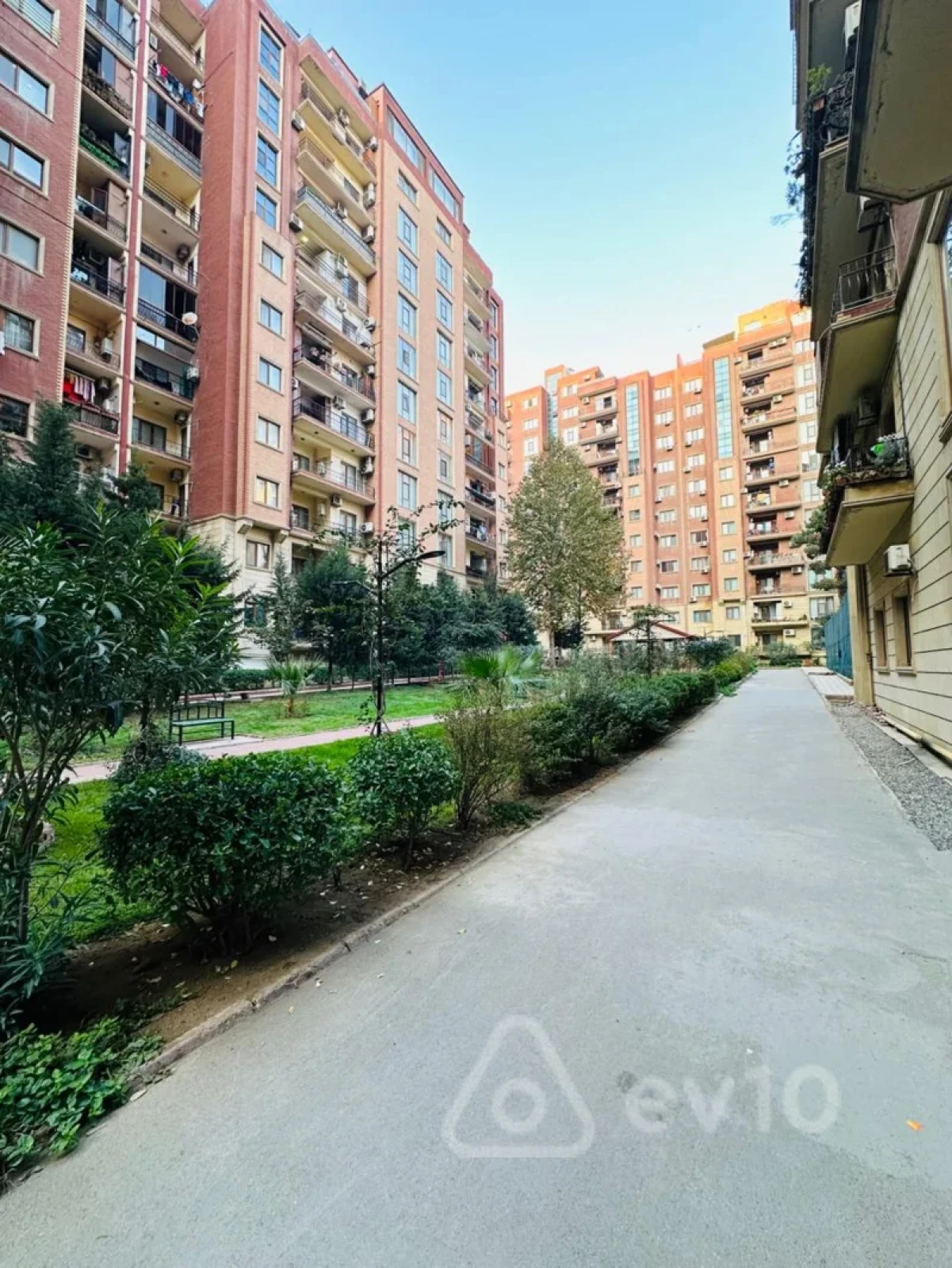 Satılır 3 otaqlı yeni tikili 165 m²