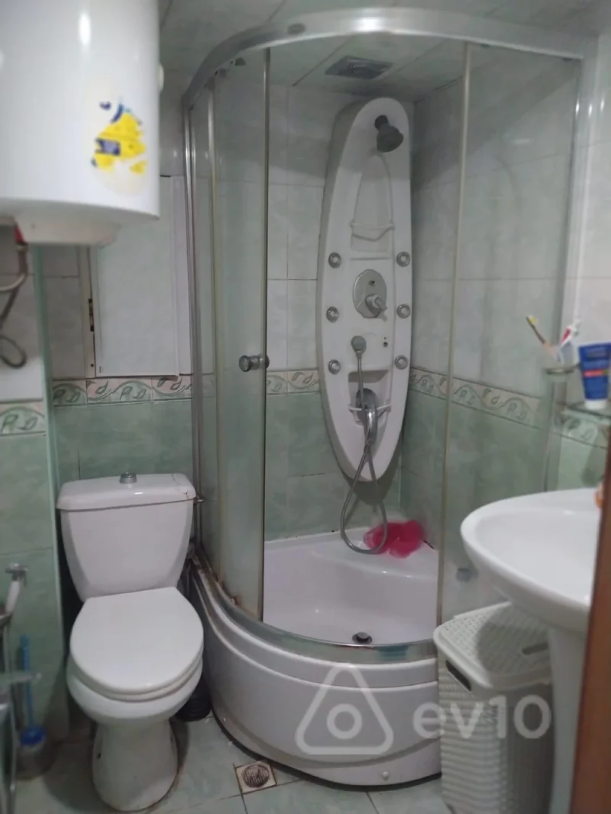Satılır 3 otaqlı köhnə tikili 80 m²