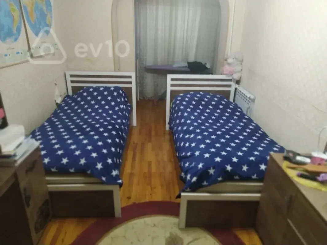 Satılır 3 otaqlı köhnə tikili 80 m²