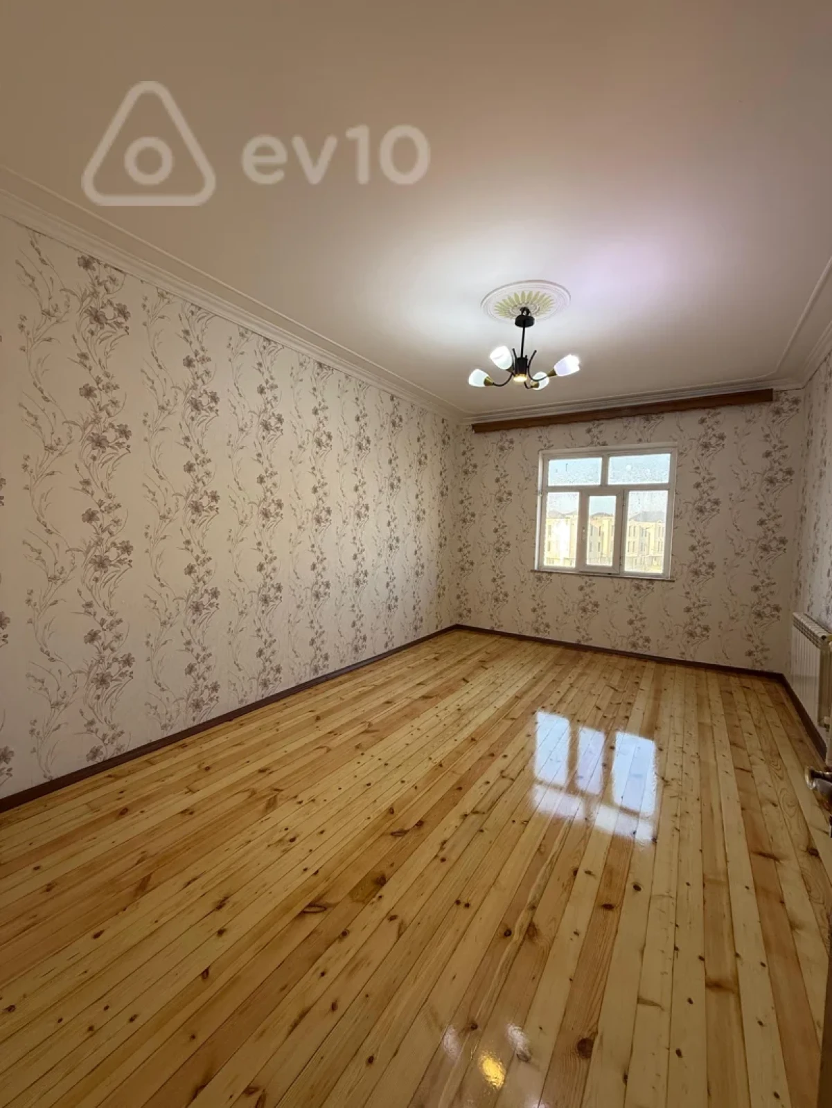 Satılır 3 otaqlı köhnə tikili 76 m²