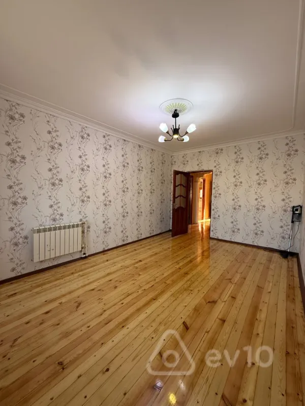 Satılır 3 otaqlı köhnə tikili 76 m²