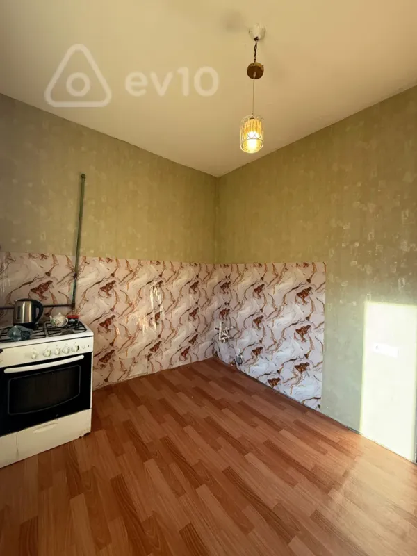 Satılır 3 otaqlı köhnə tikili 76 m²