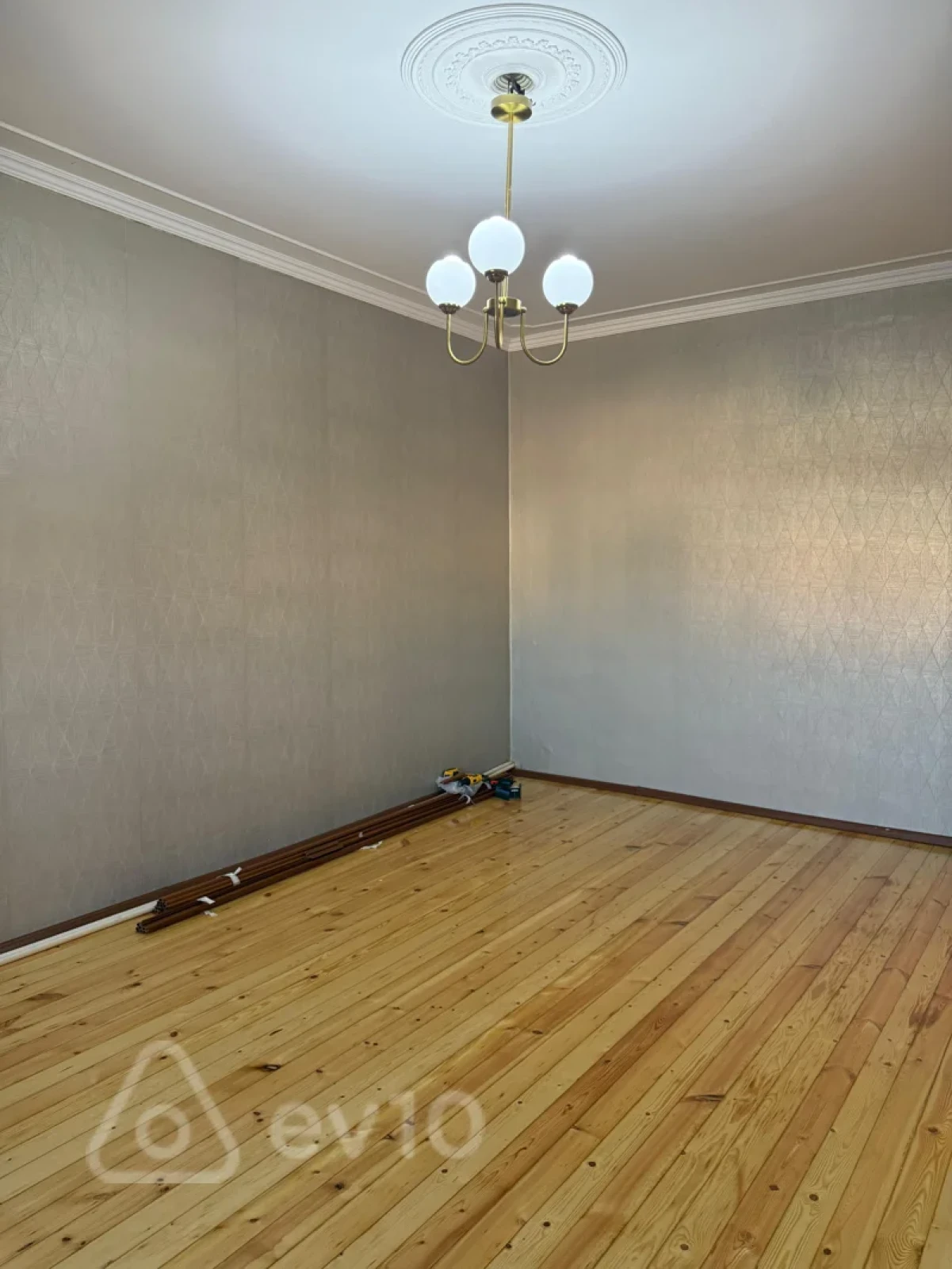 Satılır 3 otaqlı köhnə tikili 76 m²
