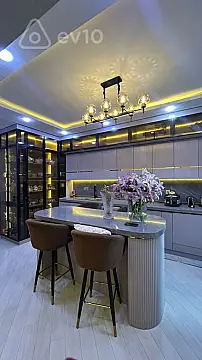 Kirayə verilir 3 otaqlı yeni tikili 190 m²