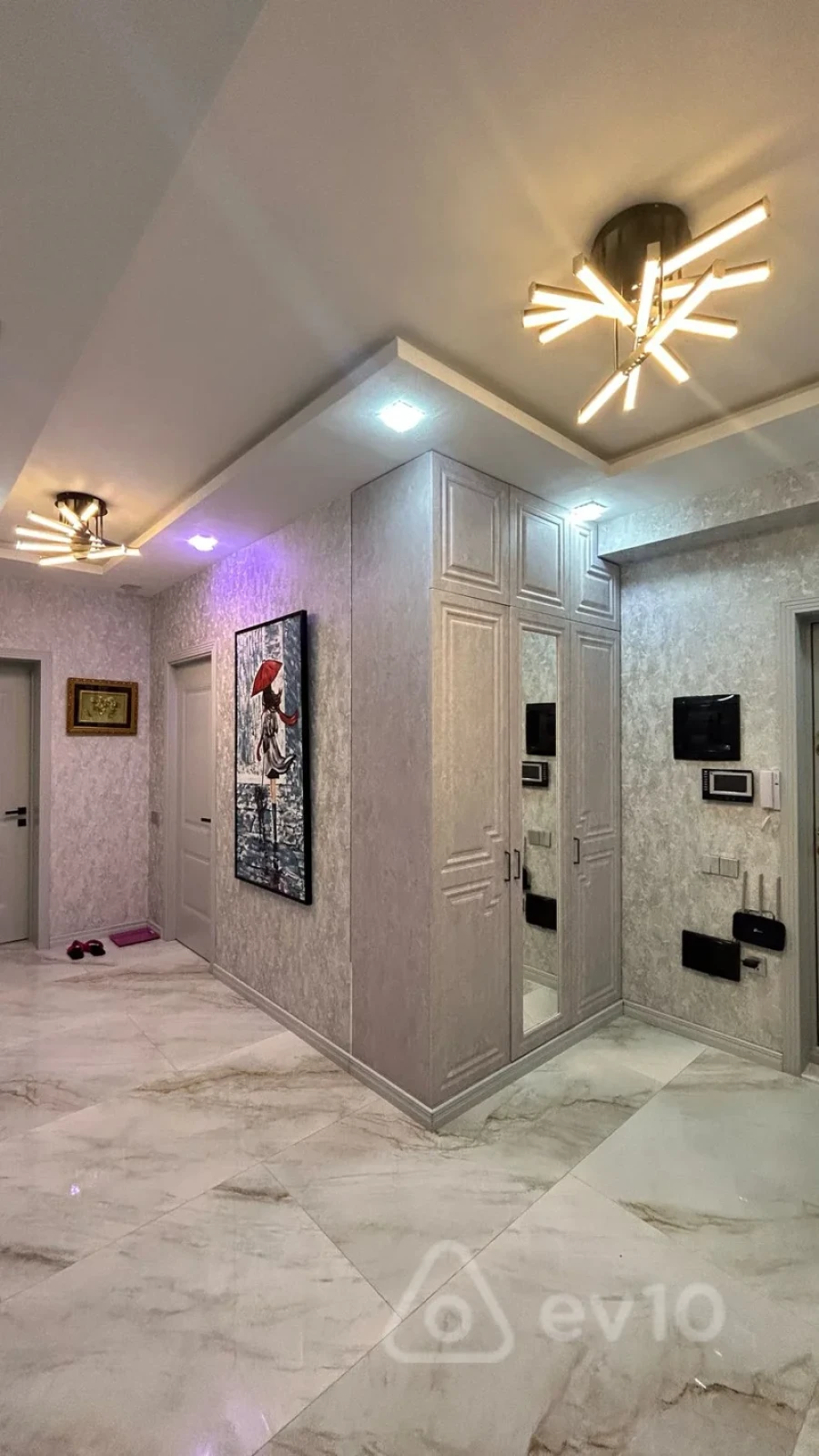 Kirayə verilir 3 otaqlı yeni tikili 190 m²