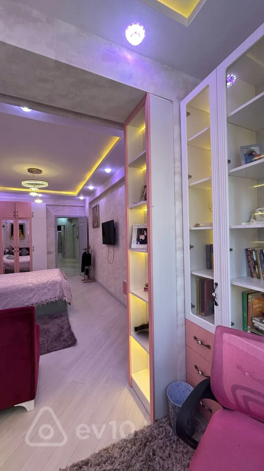 Kirayə verilir 3 otaqlı yeni tikili 190 m²