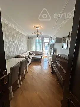 Satılır 2 otaqlı köhnə tikili 60 m²
