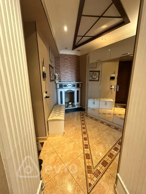 Satılır 2 otaqlı köhnə tikili 60 m²