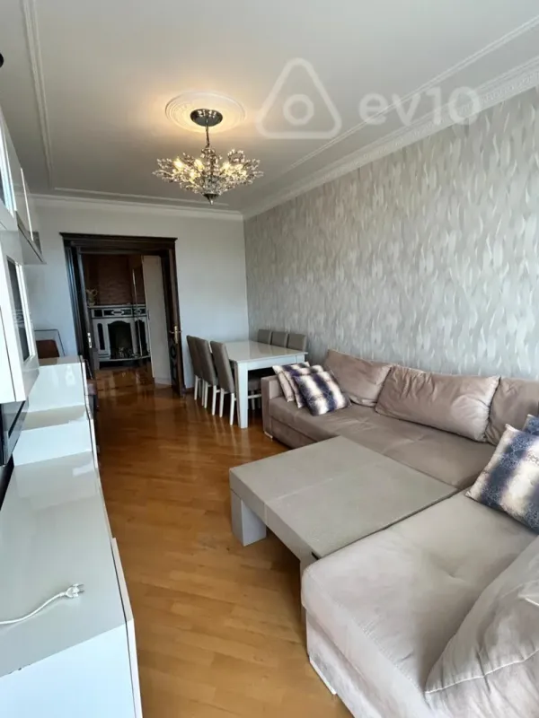 Satılır 2 otaqlı köhnə tikili 60 m²