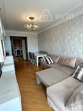Satılır 2 otaqlı köhnə tikili 60 m²