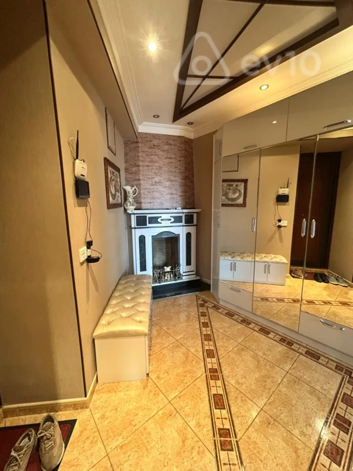 Satılır 2 otaqlı köhnə tikili 60 m²