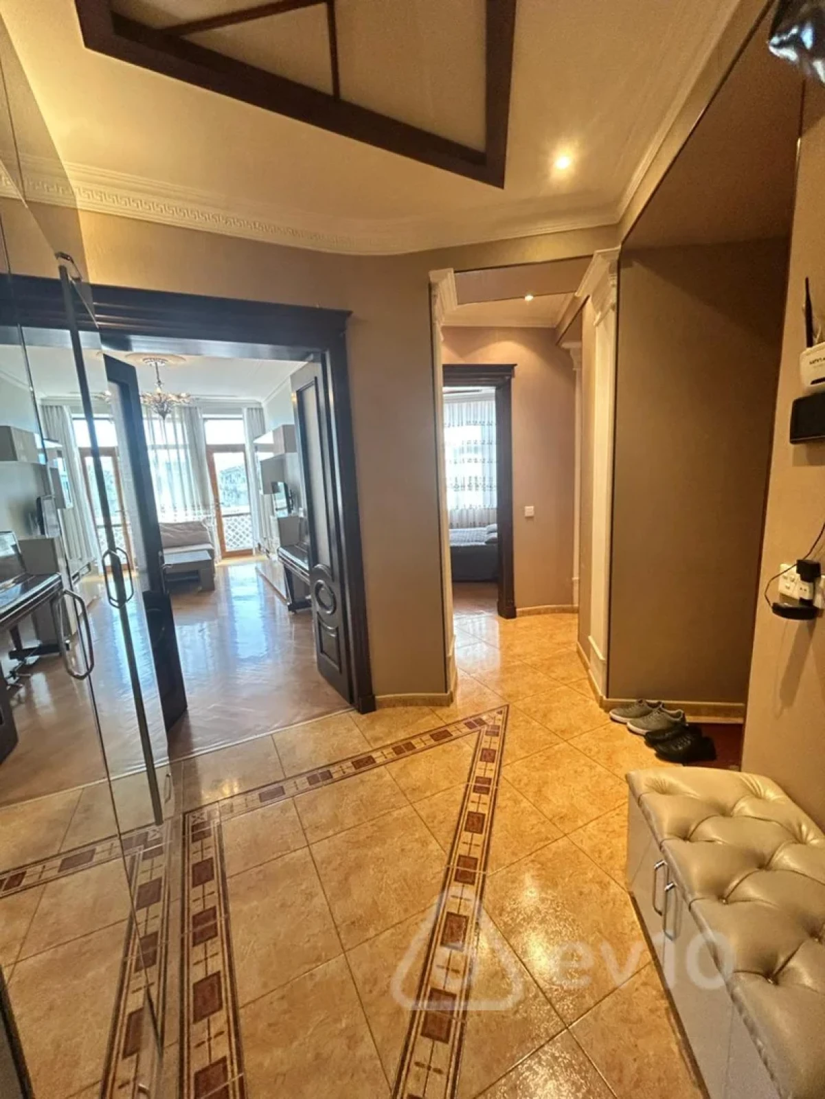 Satılır 2 otaqlı köhnə tikili 60 m²