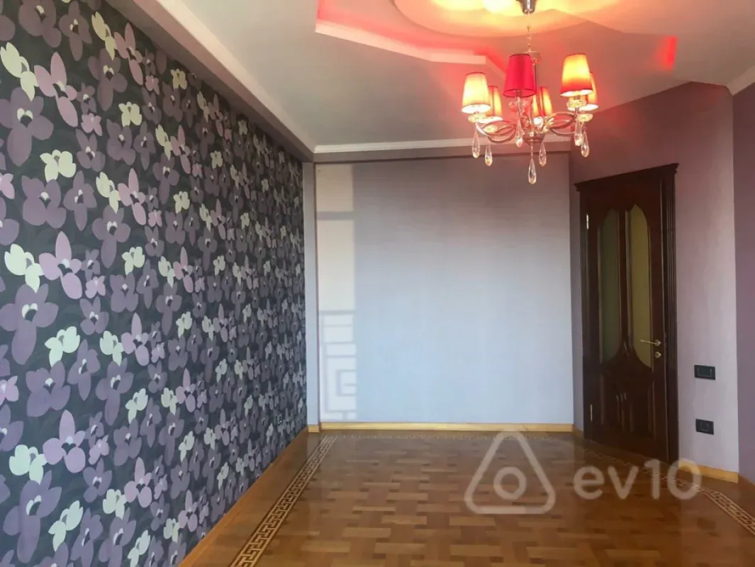 Kirayə verilir 4 otaqlı yeni tikili 217 m²