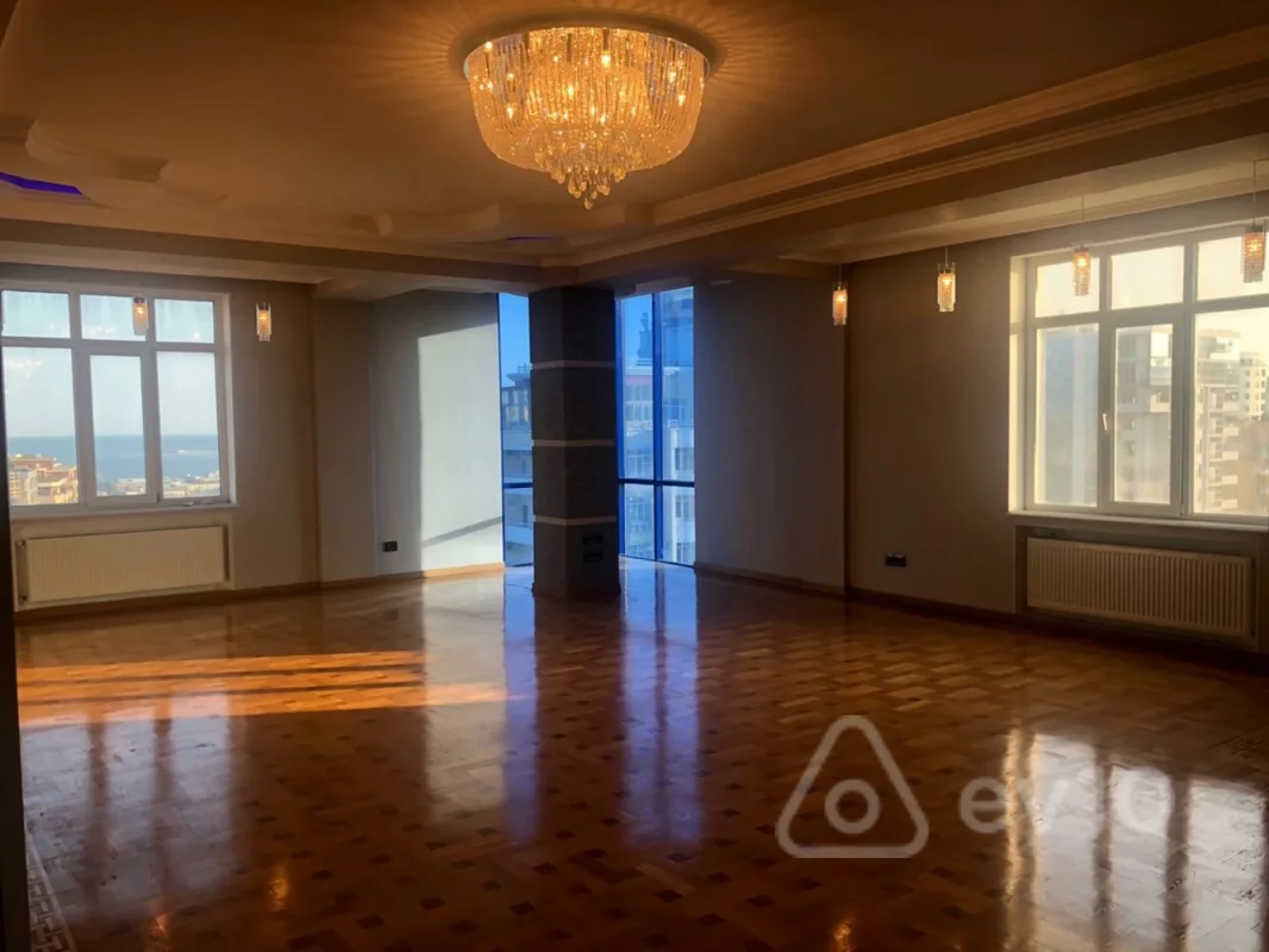 Kirayə verilir 4 otaqlı yeni tikili 217 m²