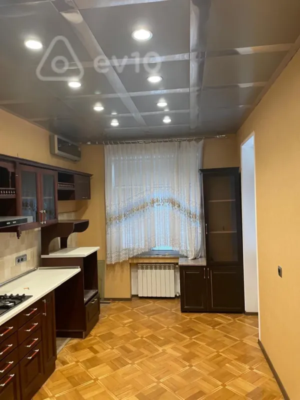 Kirayə verilir 2 otaqlı yeni tikili 135 m²