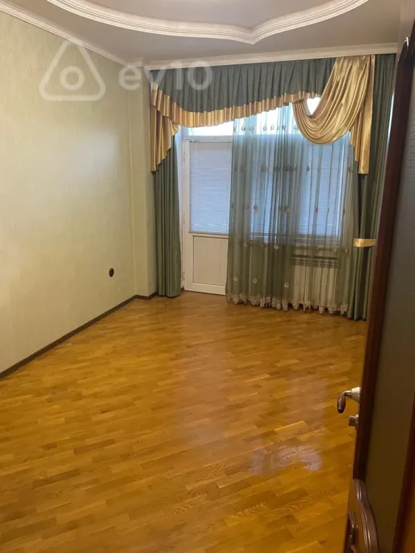 Kirayə verilir 2 otaqlı yeni tikili 135 m²