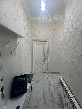 Kirayə verilir 2 otaqlı köhnə tikili 55 m²