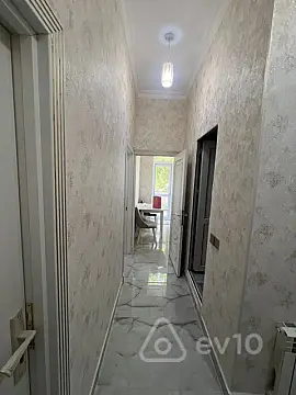 Kirayə verilir 2 otaqlı köhnə tikili 55 m²