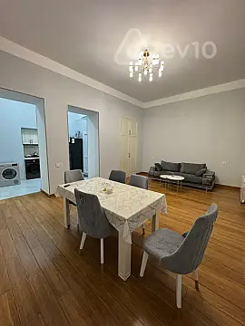 Kirayə verilir 2 otaqlı köhnə tikili 85 m²