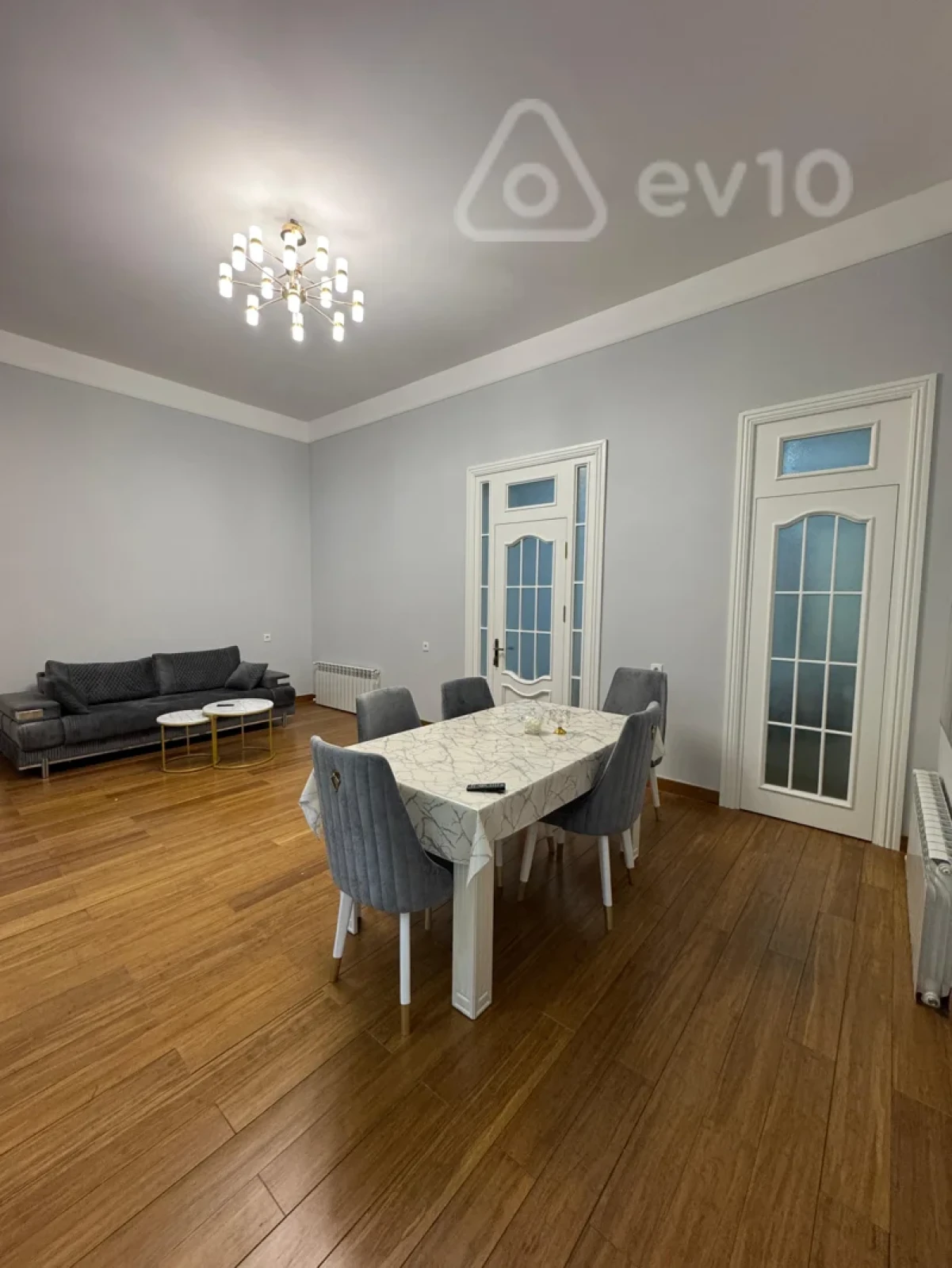 Kirayə verilir 2 otaqlı köhnə tikili 85 m²