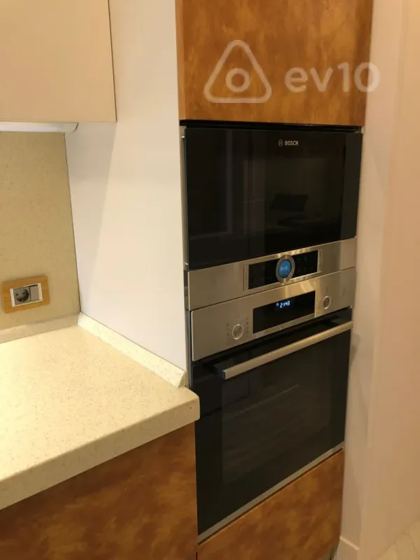 Kirayə verilir 2 otaqlı ofis 80 m²