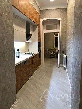 Kirayə verilir 2 otaqlı ofis 80 m²