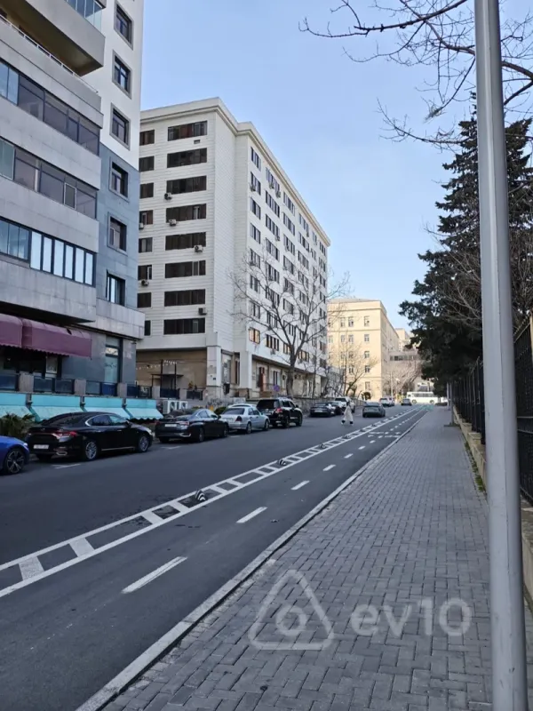 Kirayə verilir 3 otaqlı yeni tikili 92 m²