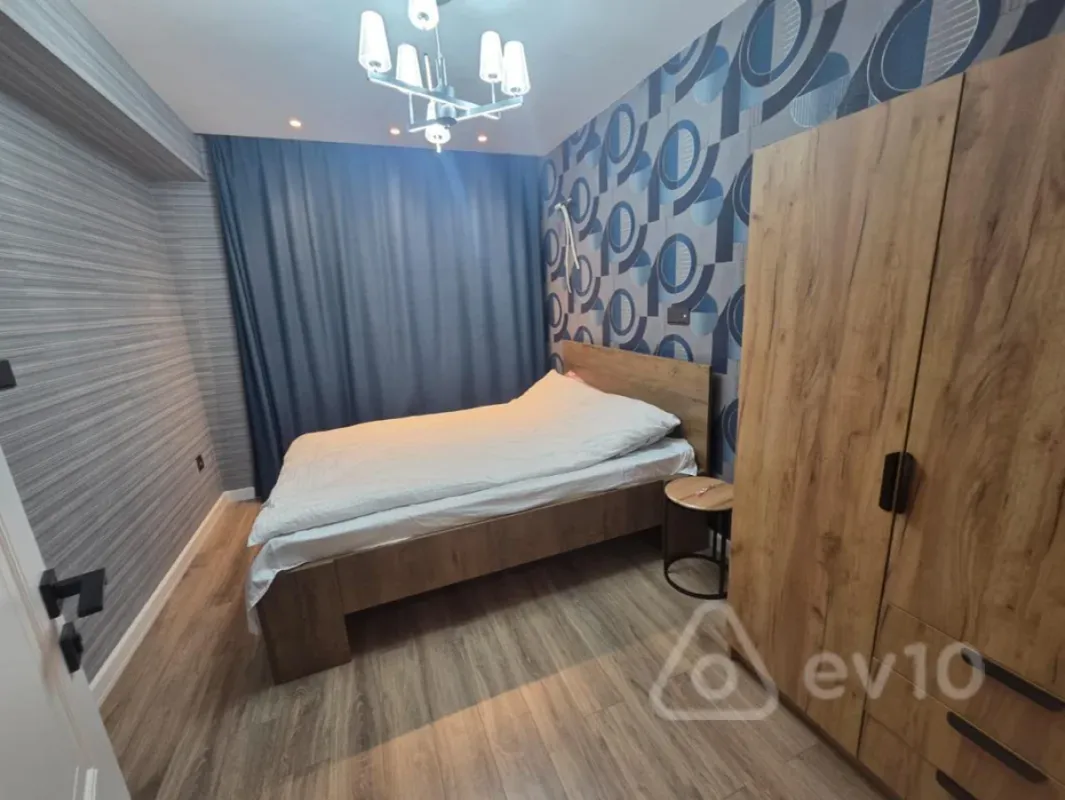 Kirayə verilir 3 otaqlı köhnə tikili 90 m²